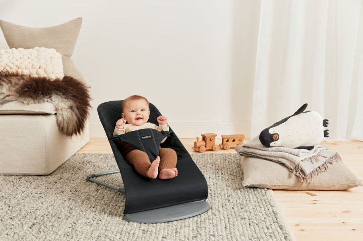 pol_pl_BABYBJORN-lezaczek-BLISS-Woven-Czarny-34911_12.jpg