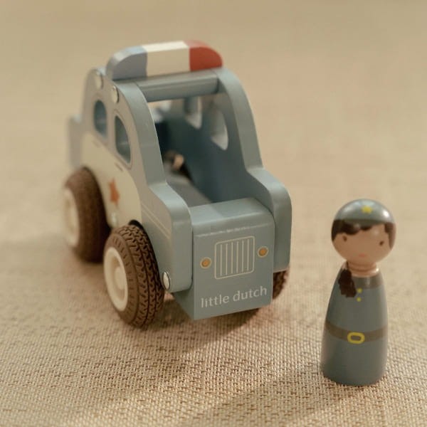 samochod-policyjny-fsc-detal-1