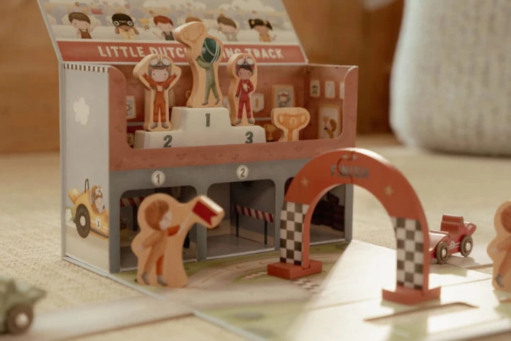 przenosny-tor-wyscigowy-fsc-zabawa-4