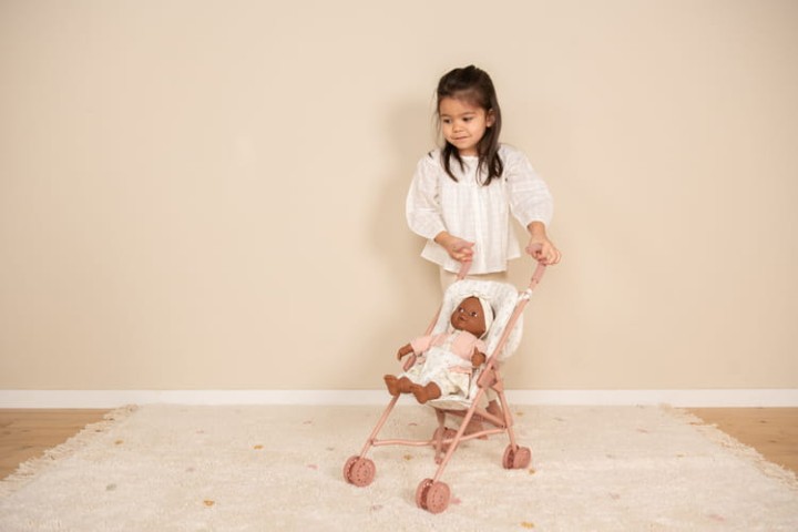 wozek-skladany-dla-lalek-zabawa