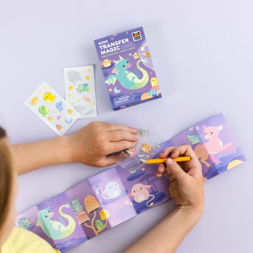 Elementy zestawu z folią transferową Tiger Tribe – plansze z magicznymi stworzeniami i kolorowa folia