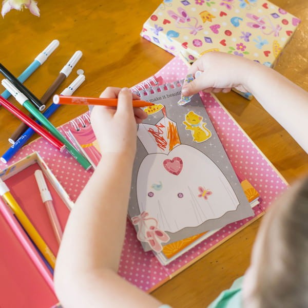 Elementy zestawu Tiger Tribe Balet – kolorowanki i akcesoria do kolorowania