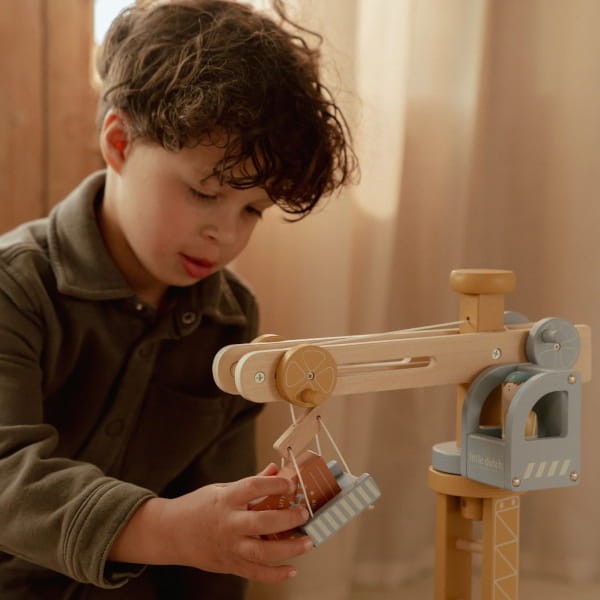 dzwig-budowlany-fsc-dziecko