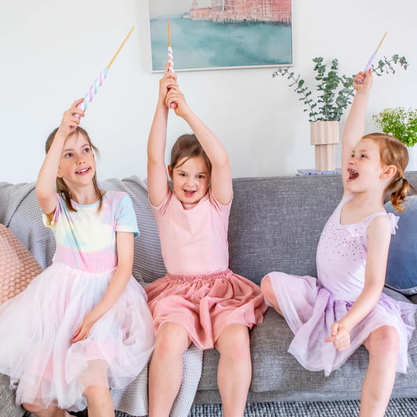 Gotowe różdżki wykonane z zestawu kreatywnego Tiger Tribe.