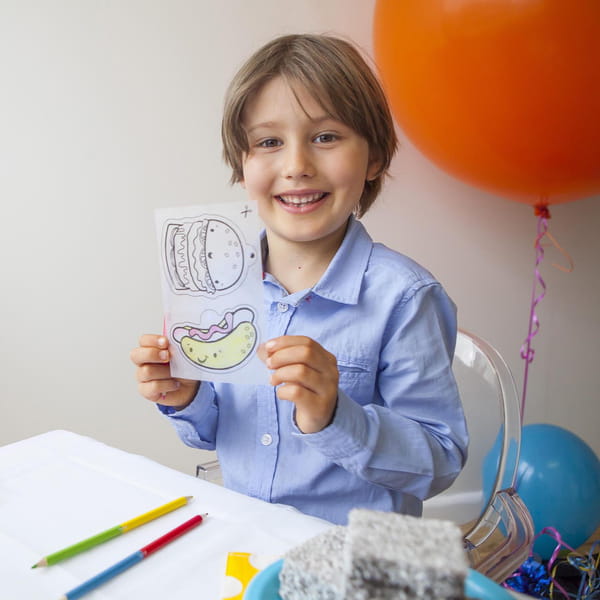 Kreatywna zabawa zestawem Tiger Tribe dla dzieci 5+.