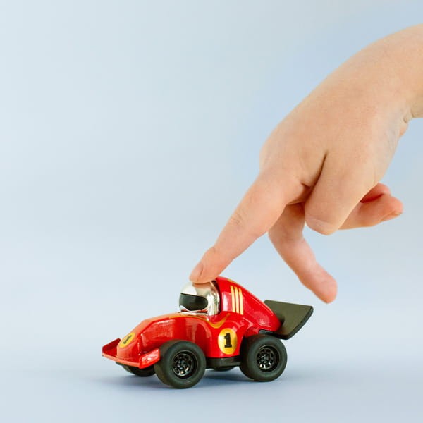 Autko Tiger Tribe w zabawie – poręczne i wygodne.