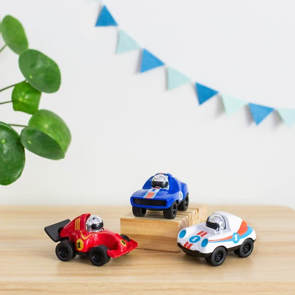 Kolekcja autek wyścigowych Tiger Tribe.