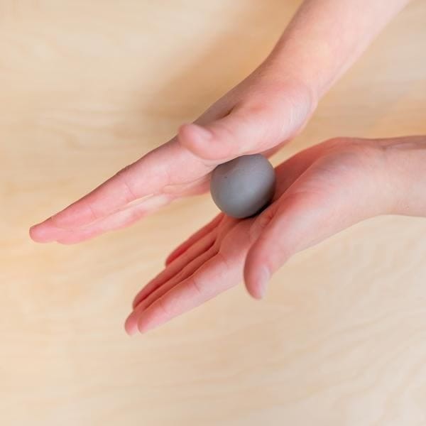 Delikatna i plastyczna masa sensoryczna dla dzieci.