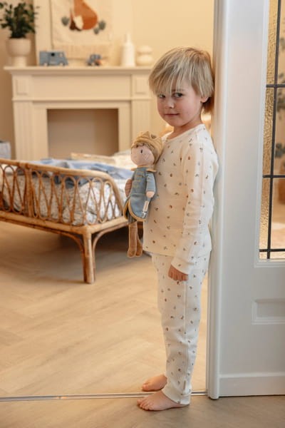 Little Dutch Lalka Prince Jim 35 cm (GRS) – ujęcie w aranżacji