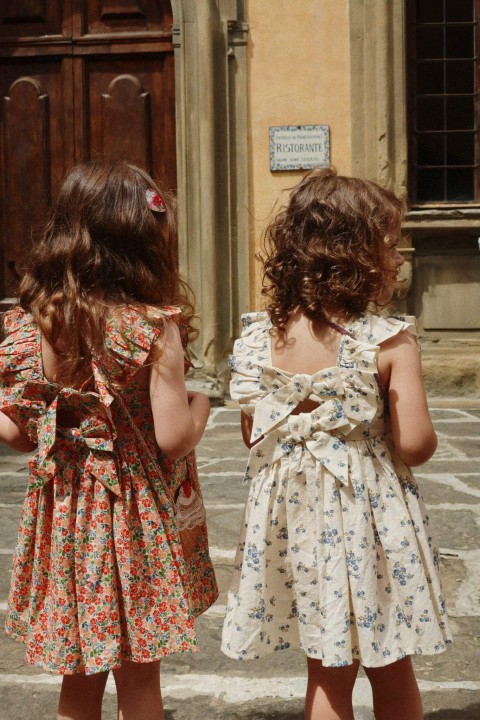 Konges Sløjd Cianna Tramonto - sukienka dziecięca premium w stylizacji