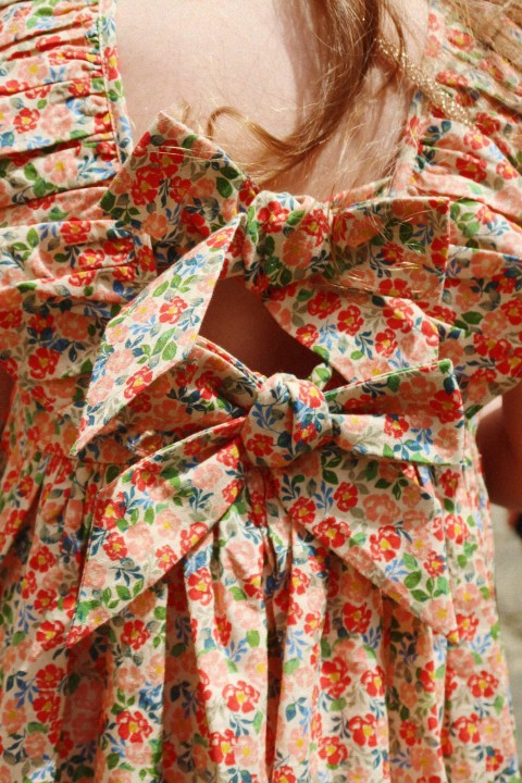 Konges Sløjd Cianna Torino - detal sukienki dziecięcej w stylizacji