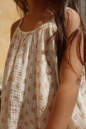 Konges Sløjd Coco Strap Carta Rosa - sukienka dziecięca w stylizacji