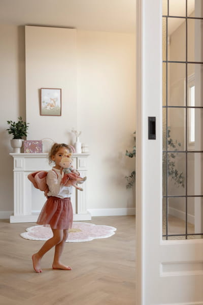 lalka-wrozka-mila-fairy-garden-grs-w-pokoju