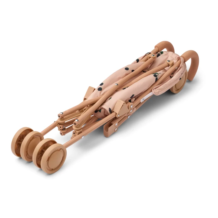 Wózek dla lalek Liewood Elsie pokazany w bardziej kompaktowej pozycji