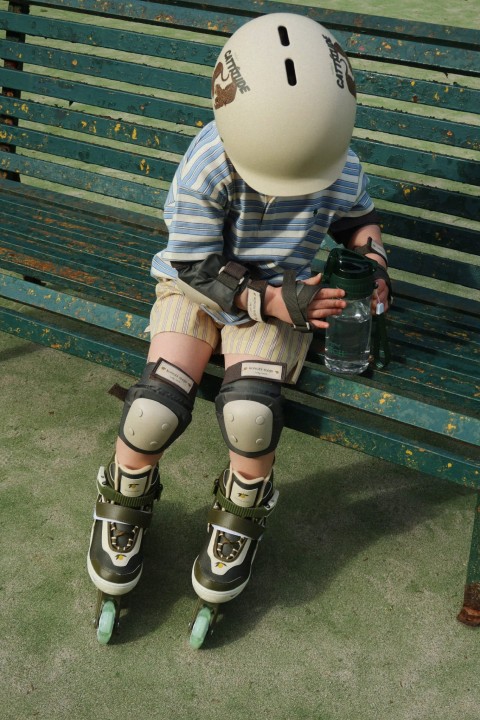 Konges Sløjd rolki Light Up Roller Skates oliwkowy zdjęcie lifestyle 2