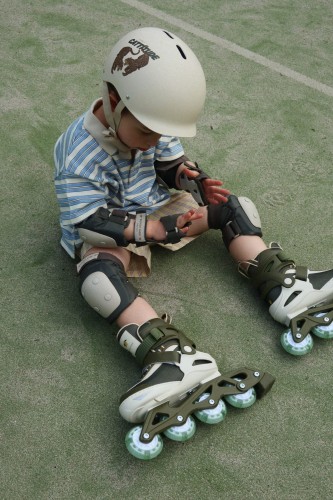 Konges Sløjd rolki Light Up Roller Skates oliwkowy zdjęcie lifestyle 1