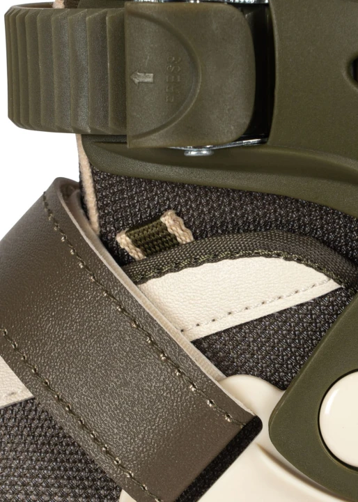 Konges Sløjd rolki regulowane Light Up Roller Skates oliwkowy detal zapięć