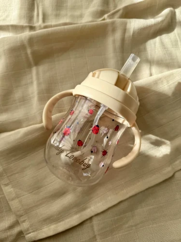 Vanilla Copenhagen kubek ze słomką 300 ml biedronka w użyciu