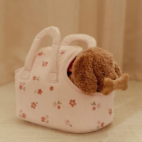 little-dutch-jackie-przytulanka-pies-w-torbie-zblizenie-na-pieska