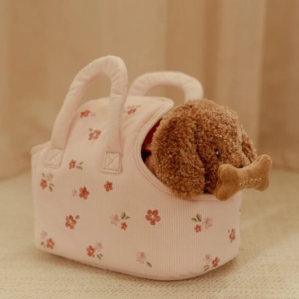 little-dutch-jackie-przytulanka-pies-w-torbie-zblizenie-na-pieska