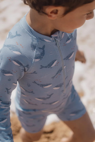 Strój kąpielowy z długim rękawem Ocean Splash UPF40+ w użyciu