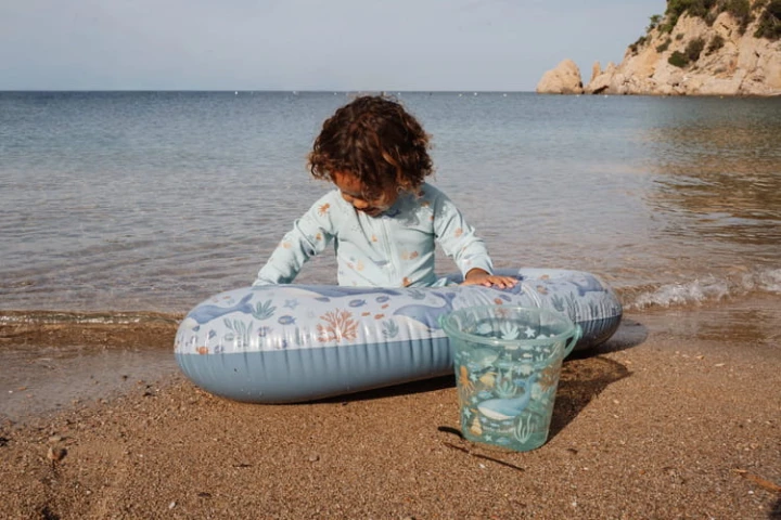 Pontonik do pływania Ocean World na wodzie z boku