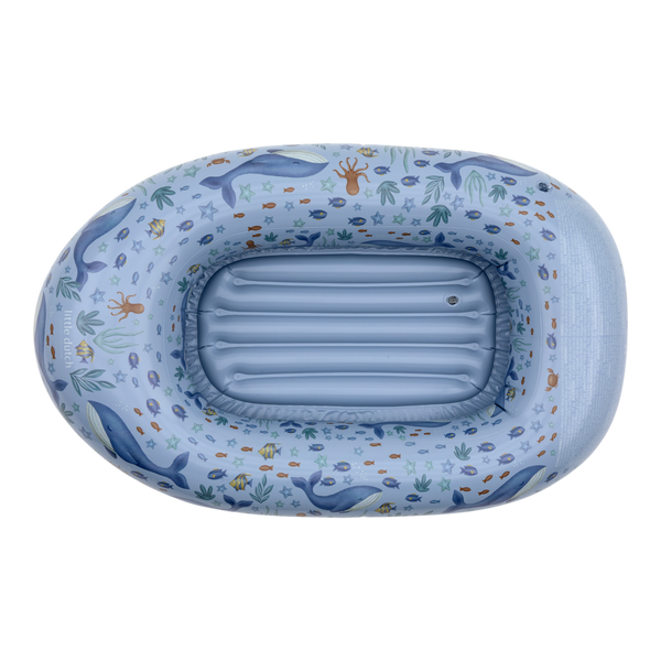 Pontonik do pływania Ocean World na białym tle