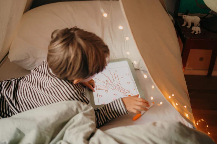 Kidywolf KIDYDRAW PRO zielony używany przy stoliku