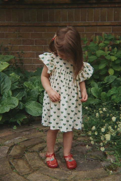 sukienka-coco-zielone-serduszka-na-modelce