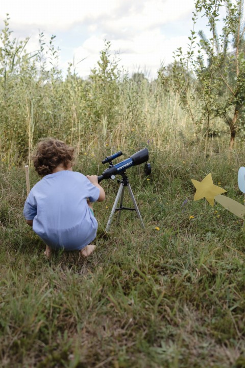 teleskop-astronomiczny-kidytelescope-w-plenerze