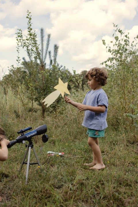 teleskop-astronomiczny-kidytelescope-dziecko-i-teleskop-w-terenie