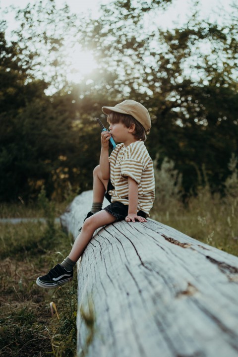 walkie-talkie-dalekiego-zasiegu-kidytalk-zielono-pomaranczowe-uzycie-1