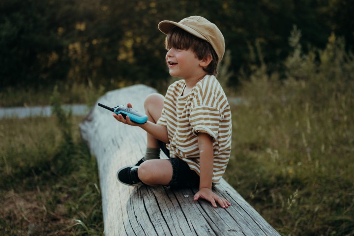 Kidywolf KIDYTALK walkie talkie turkusowo bezowe zabawa na zewnatrz