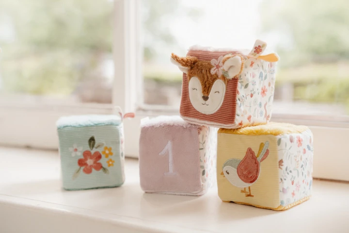 miekkie-kostki-aktywizujace-fairy-garden-little-dutch-zabawa-2