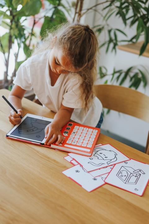 tablet-do-rysowania-lcd-kidydraw-mini-kawaii-uzycie-3