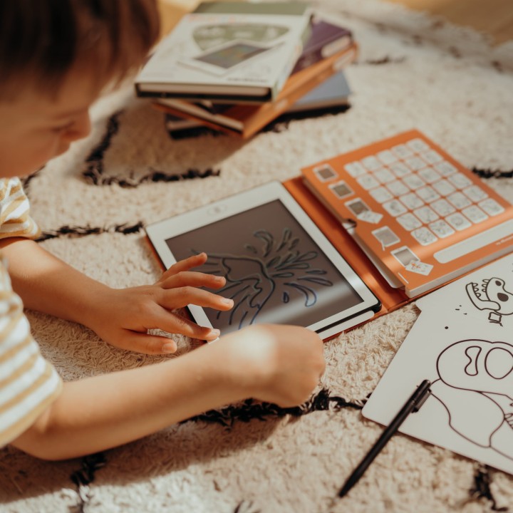 tablet-do-rysowania-lcd-kidydraw-mini-dinozaury-detal-1