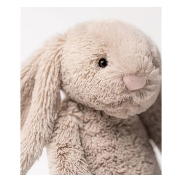 jellycat-bashful-bunny-bezowy-31-cm-detal-pyszczka