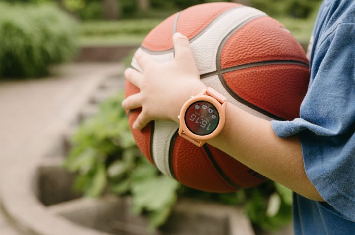 smartwatch-dla-dzieci-k-watch-coral-uzycie-2