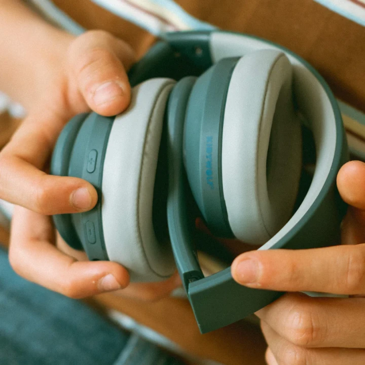 KIDYWOLF-K-EARS-Blue-sluchawki-bluetooth-dla-dzieci-detal