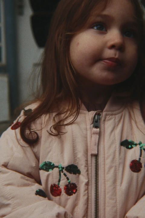 Konges Sløjd Juno Sequin Cameo Rose – detal zamka