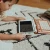 KIDYWOLF KIDYDRAW-MINI sposób umieszczania karty z dinozaurem w tablecie do rysowania