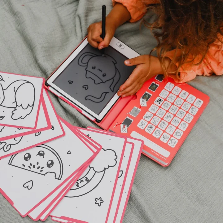 KIDYDRAW MINI Kawaii z ekranem LCD, rysikiem i kartami do nauki rysowania