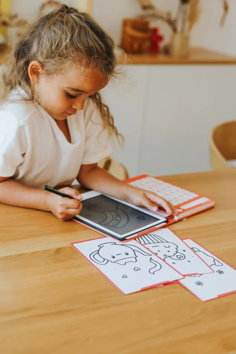 KIDYDRAW MINI Kawaii – kreatywny tablet LCD z rysikiem dla dzieci od 4 lat