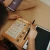 KIDYDRAW MINI Animals podczas odrysowywania zwierząt na ekranie LCD 8,2″