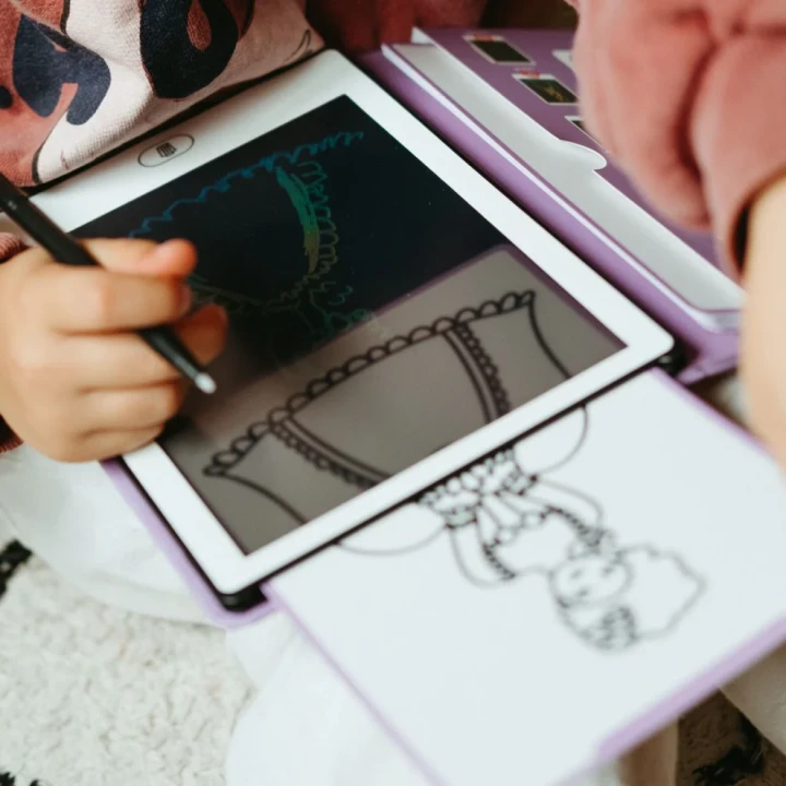 KIDYDRAW MINI Princess z wymiennymi ilustracjami i ekranem do wielokrotnego rysowania