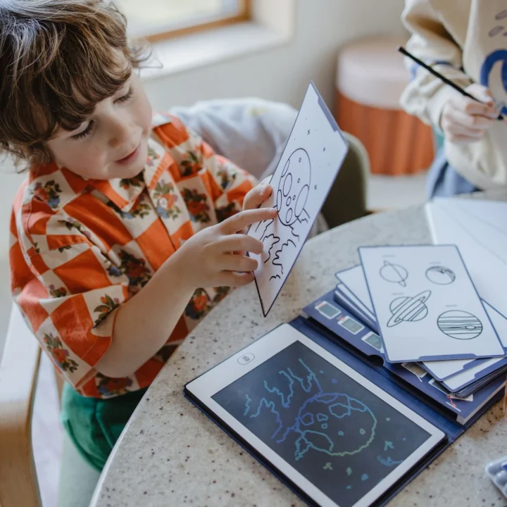 KIDYDRAW MINI Galaxy z ilustracjami do odrysowywania podczas kreatywnej zabawy dziecka