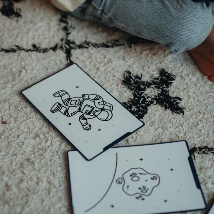 Ilustracje Galaxy do kreatywnego rysowania i odrysowywania na KIDYDRAW MINI