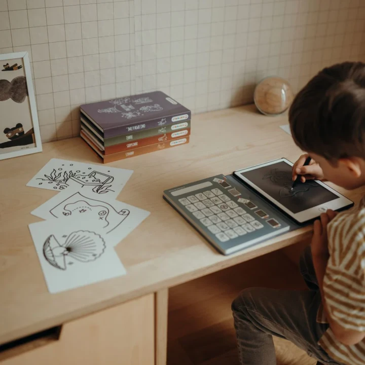 KIDYDRAW MINI Ocean i Piraci z ekranem LCD, rysikiem i kartami do odrysowywania