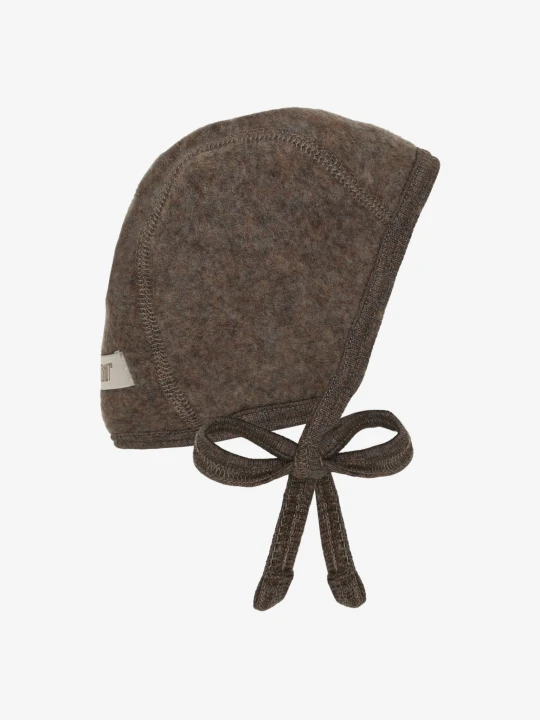 HUTTEliHUT Bonnet Wool Fleece Brown Melange – wiązana czapka niemowlęca z wełny merino, widok z boku