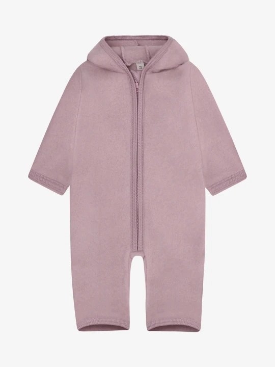 HUTTEliHUT Pram Suit Ears Wool Fleece Woodrose – kombinezon niemowlęcy z wełny merino, widok z przodu